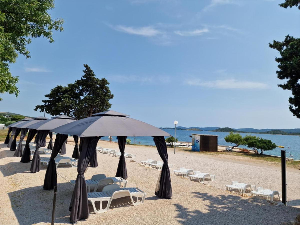 5 Meters From The Sea With Private Beach - 70M2 Colibri Sunset Apartments 스베티 페타르 외부 사진