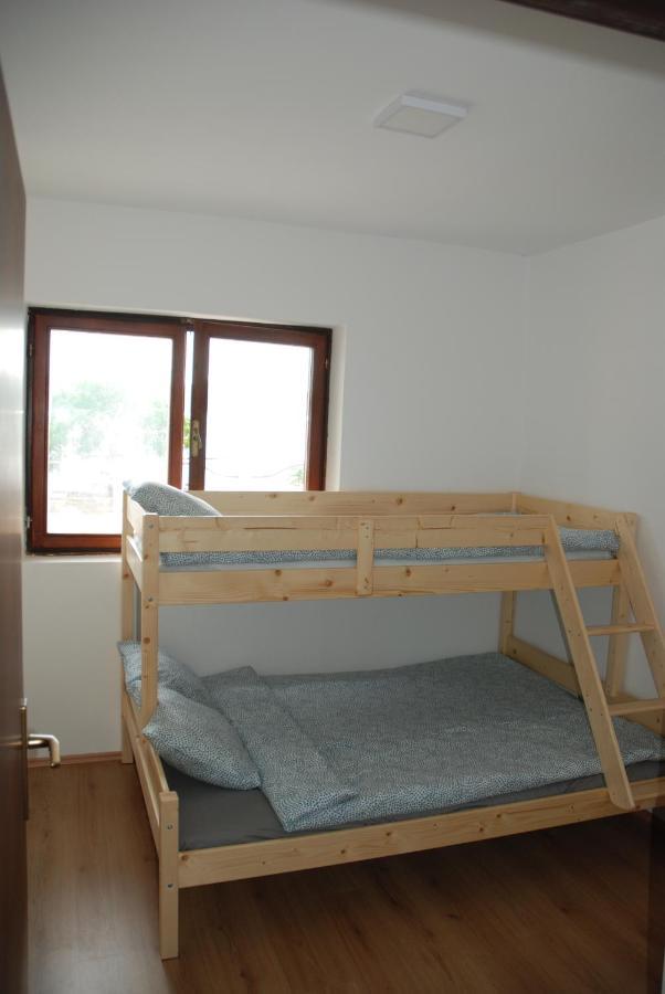 5 Meters From The Sea With Private Beach - 70M2 Colibri Sunset Apartments 스베티 페타르 외부 사진