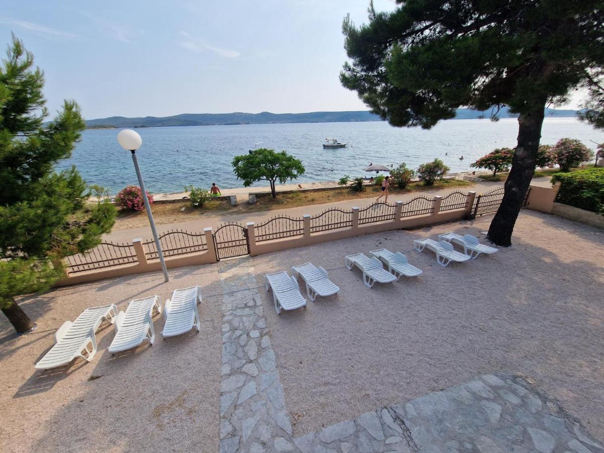 5 Meters From The Sea With Private Beach - 70M2 Colibri Sunset Apartments 스베티 페타르 외부 사진
